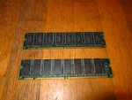 Πωλείται, (2 x 64MB) SDRAM Siemens PC100 DIMM